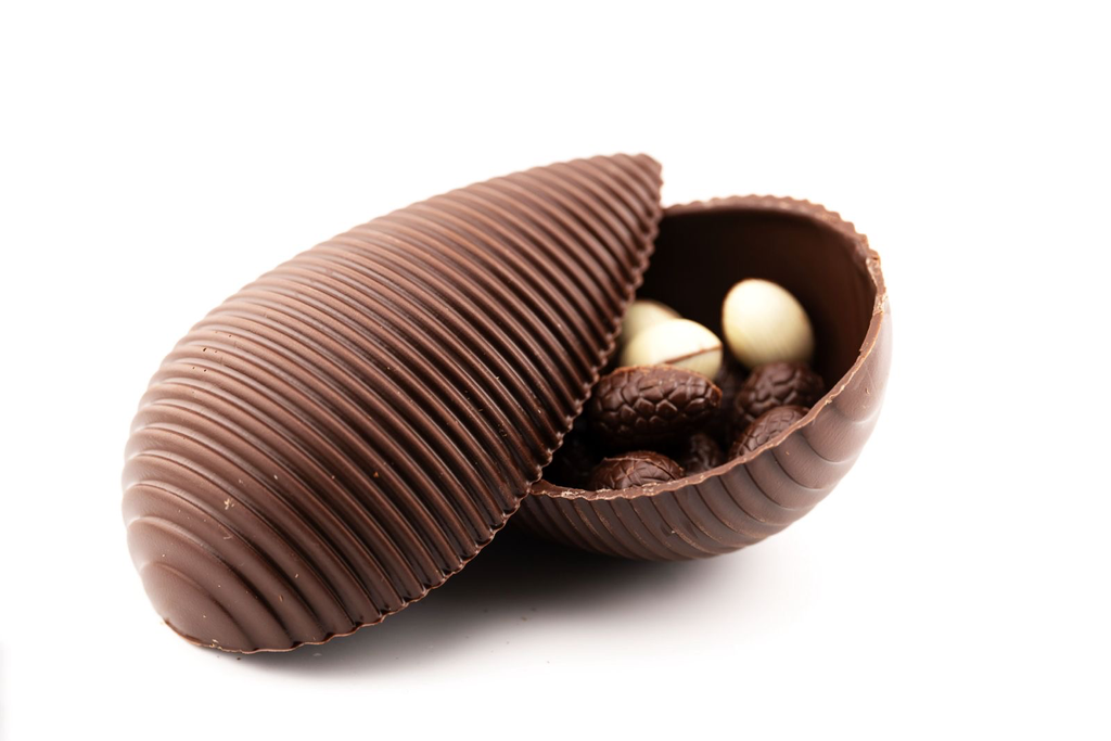 Œufs chocolat strié et petits oeufs